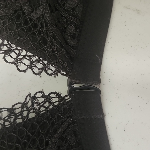 Victoria's Secret Elegant Black Lace Bralette Racerback Size Small - Picture 10 of 12